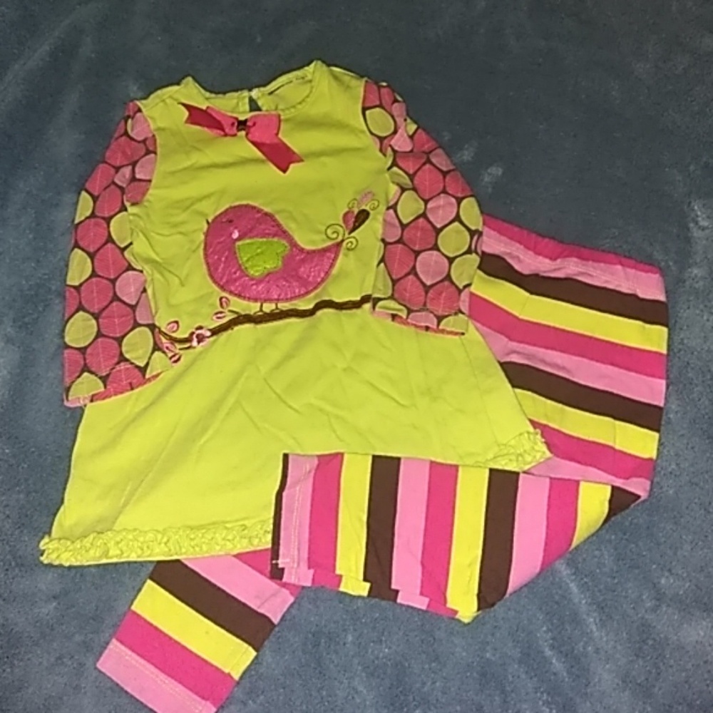 Babygirl matching bird outfit.